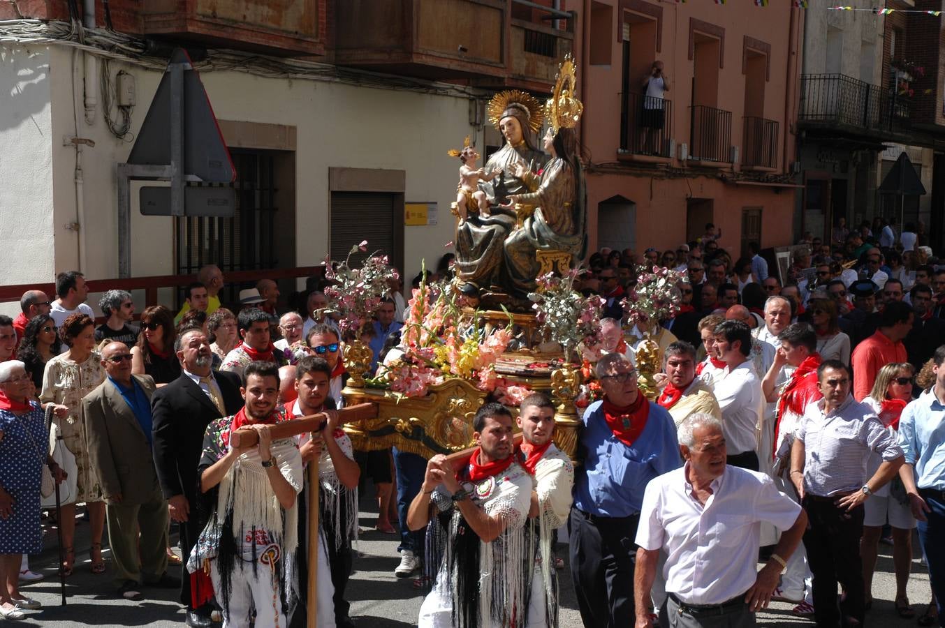 Cervera honra a Santa Ana