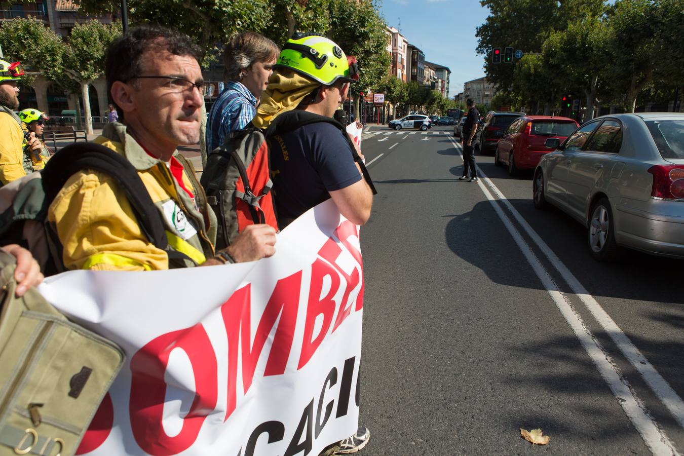 Los retenes se manifiestan para reclamar la categoría de Bombero Forestal