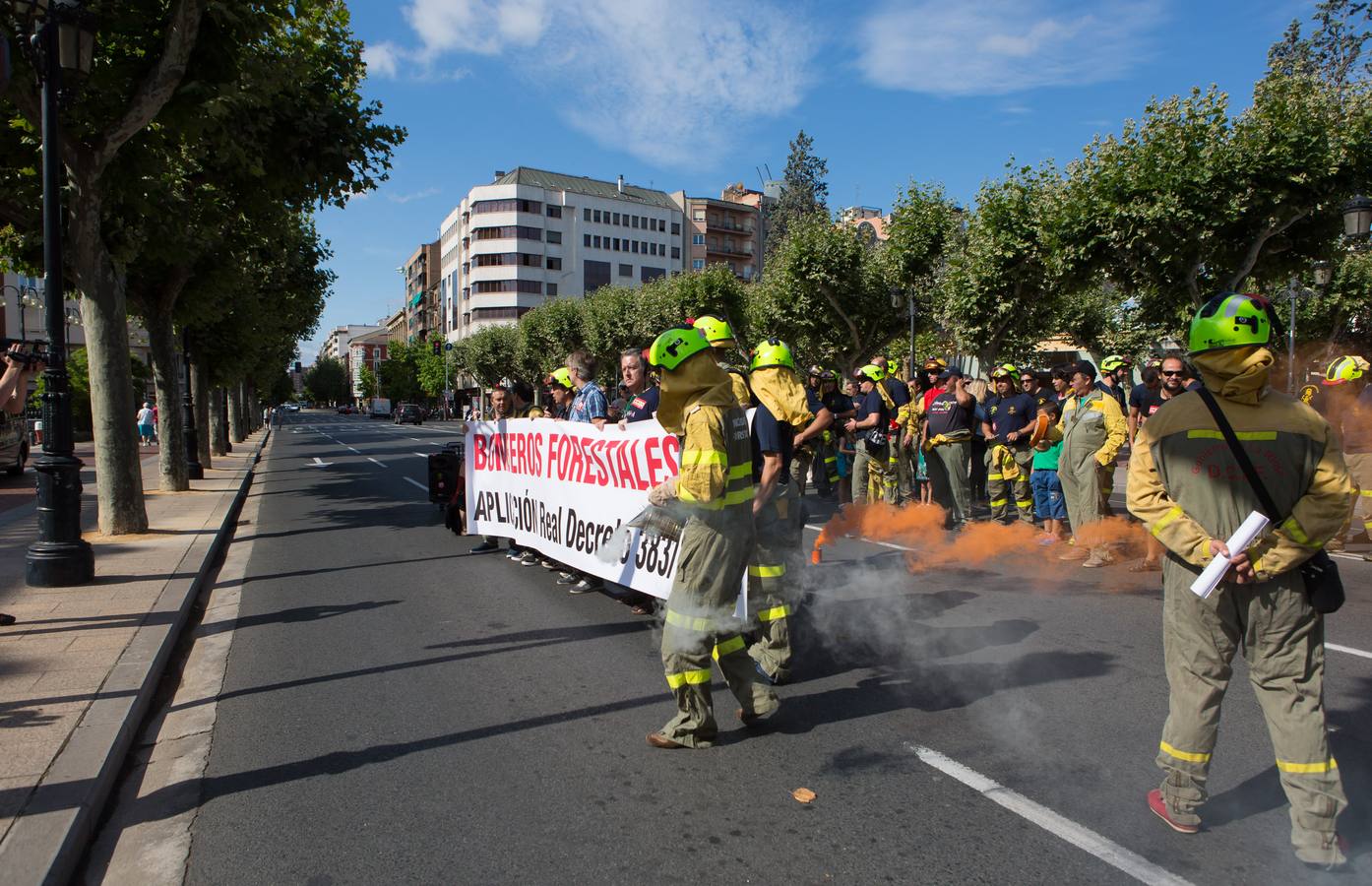 Los retenes se manifiestan para reclamar la categoría de Bombero Forestal