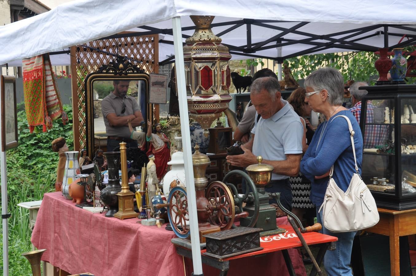 Sajazarra disfruta del XIII Desembalaje de Antigüedades