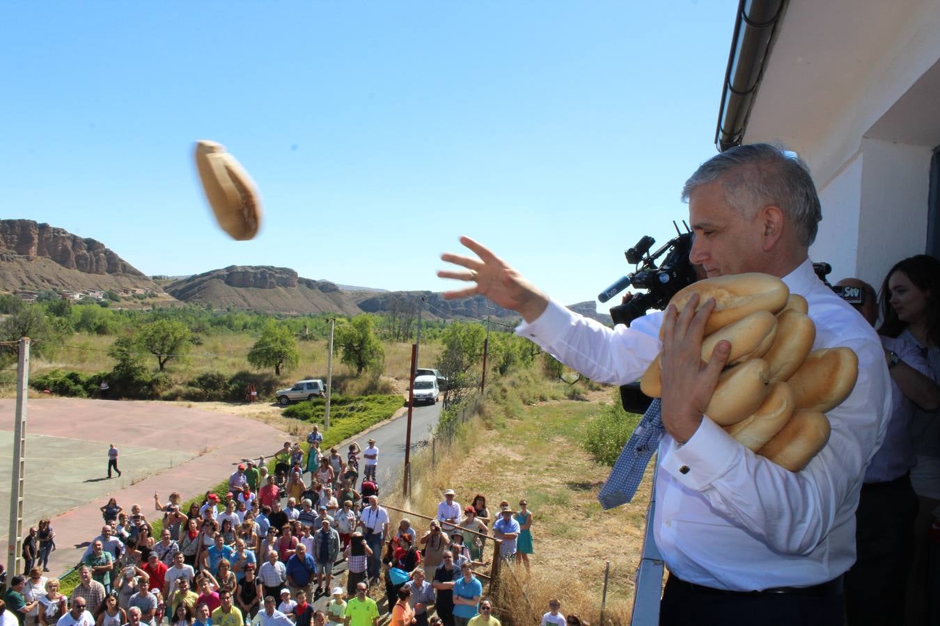 Quel cumple con la tradición del pan y el queso