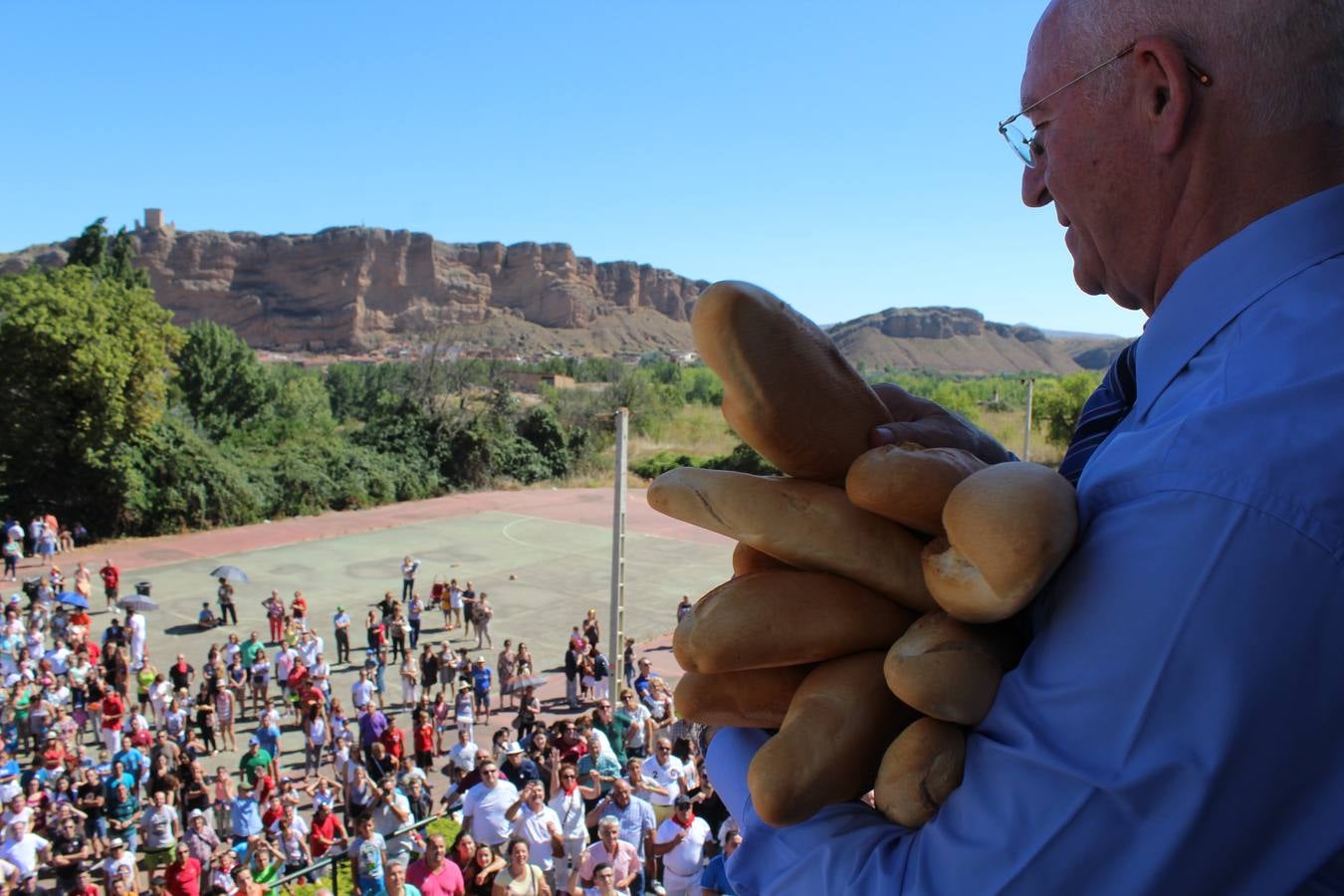 Quel cumple con la tradición del pan y el queso