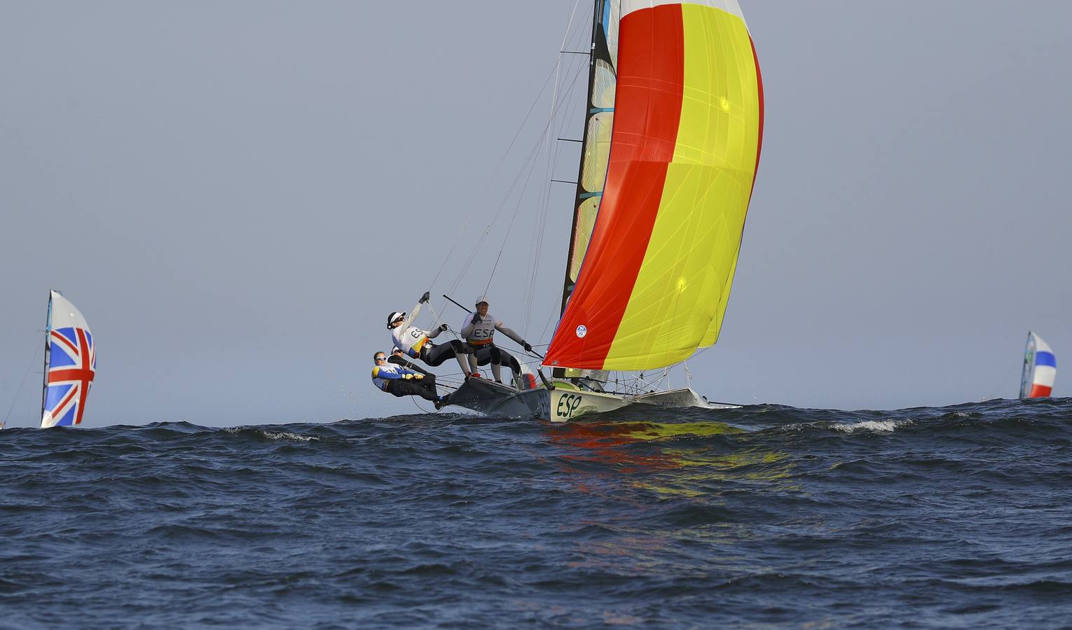 Támara Echegoyen y Berta Betanzos se acercan a la medalla en 49ers