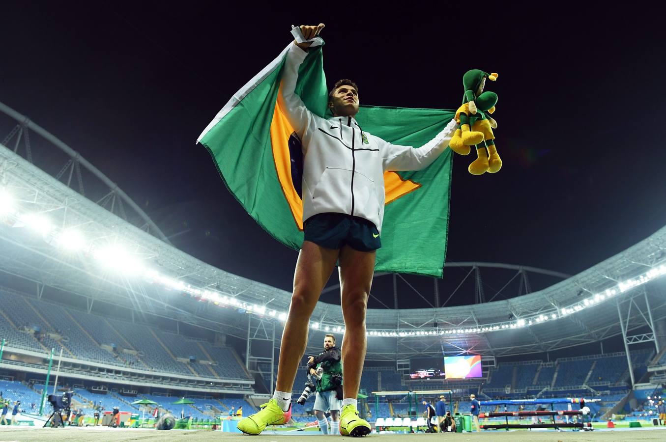 Thiago Braz da Silva sorprende a Lavillenie