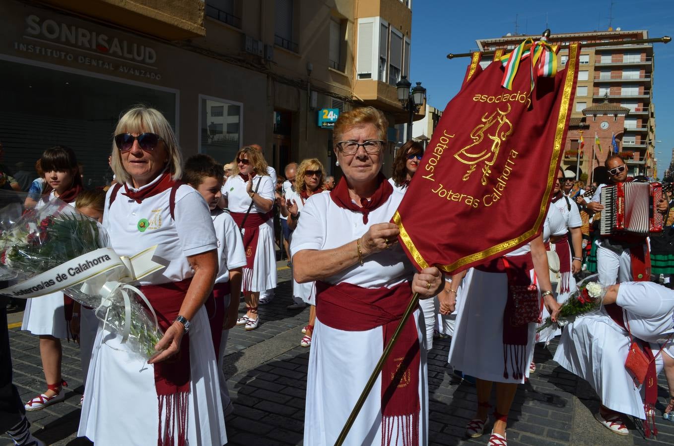 Calahorra se vuelca con la Ofrenda de Flores