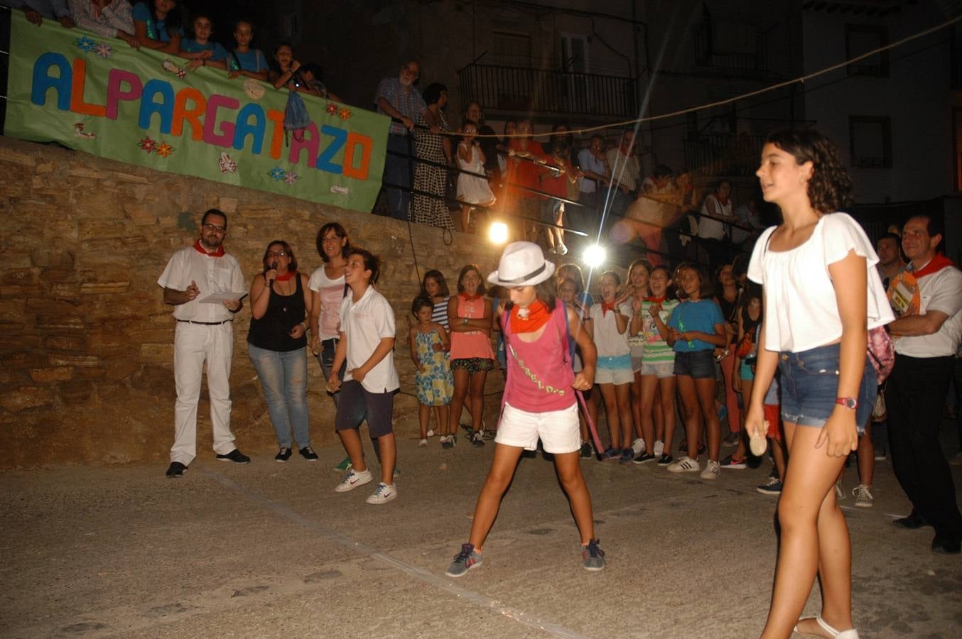 Concurso internacional de lanzamiento de alpargat en Cervera