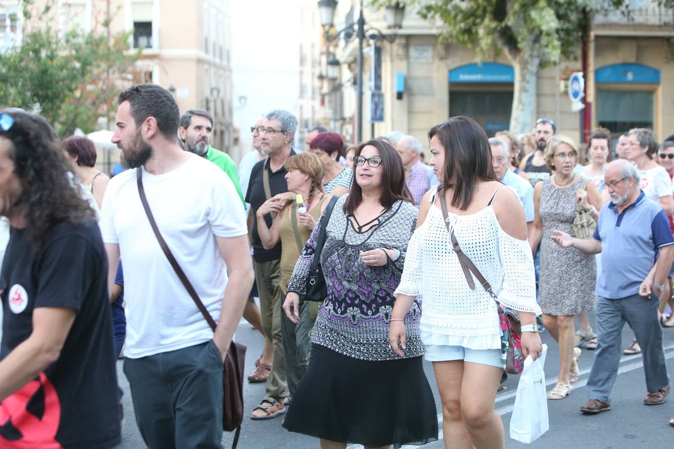 Manifestación para exigir el mantenimiento de la gratuidad en el parking del San Pedro