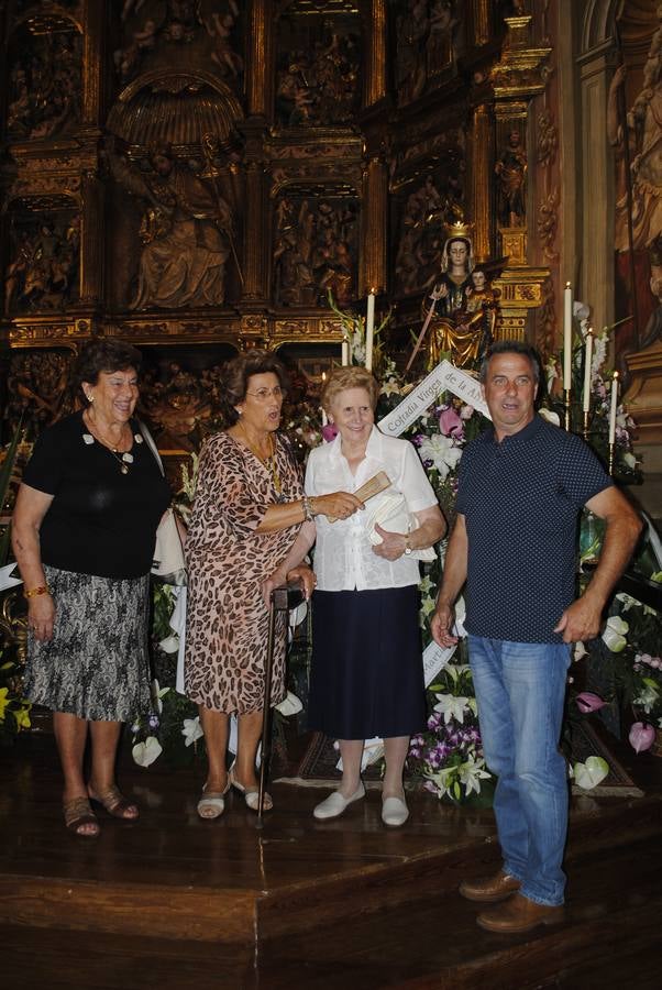 Ofrenda floral a la Virgen de la Antigua en Alberite