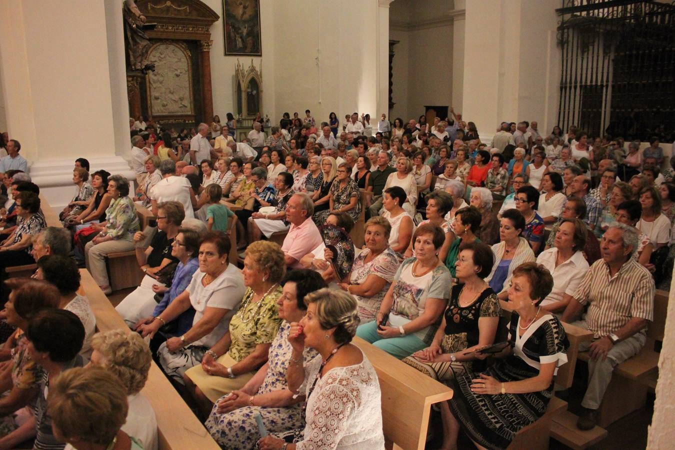 Alfaro estrena su jota por la Virgen del Burgo