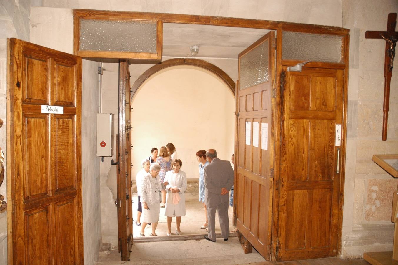 Grávalos celebra su día grande con la procesión de la Virgen de la Antigua