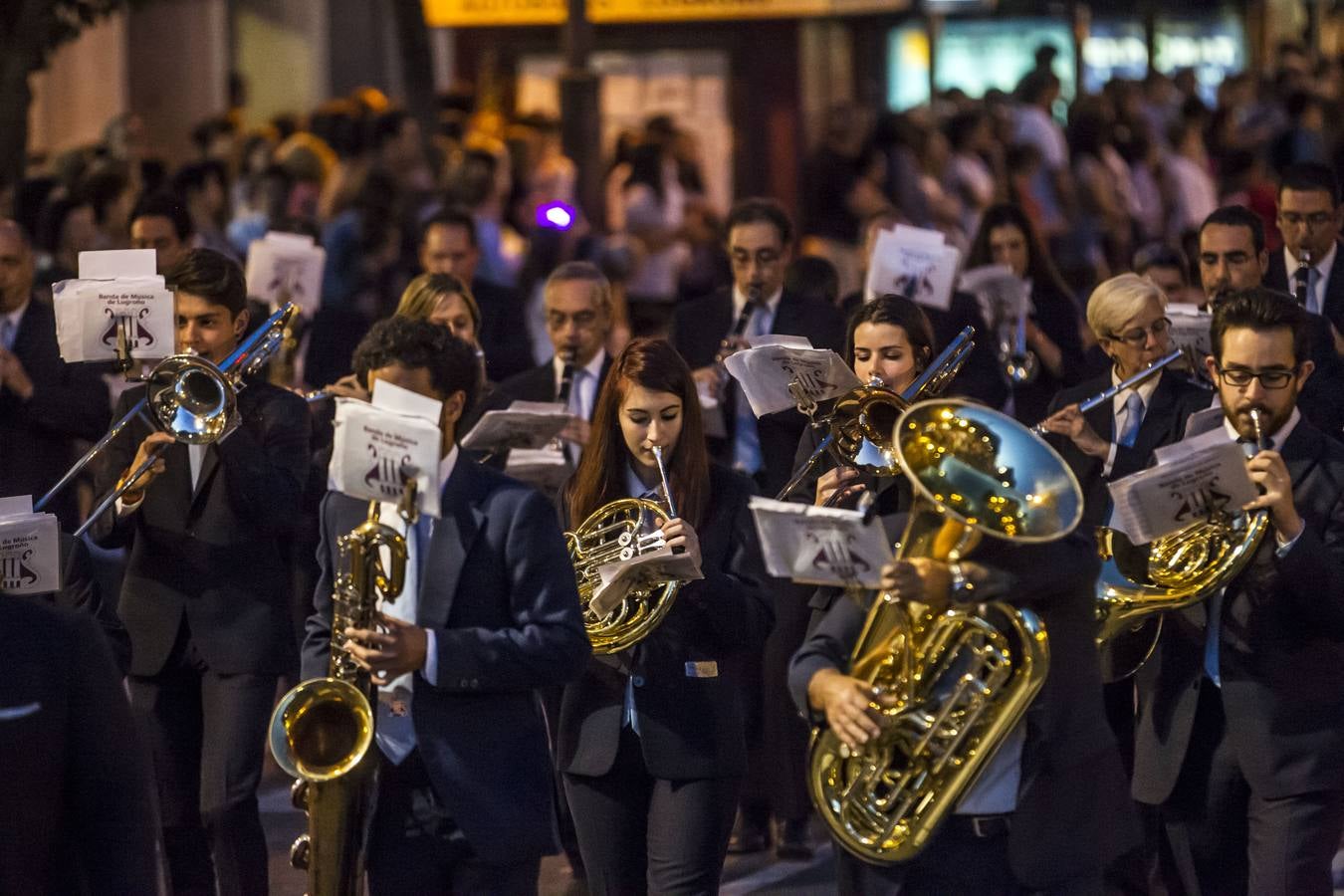 Volcados con las carrozas