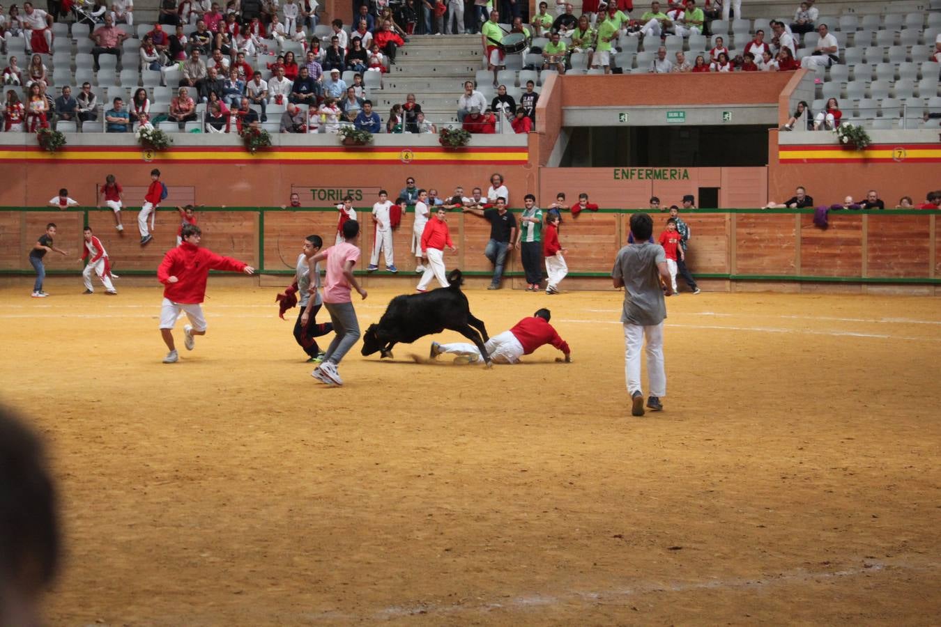 Arnedo se lanza a la calle en el tercer día de fiestas