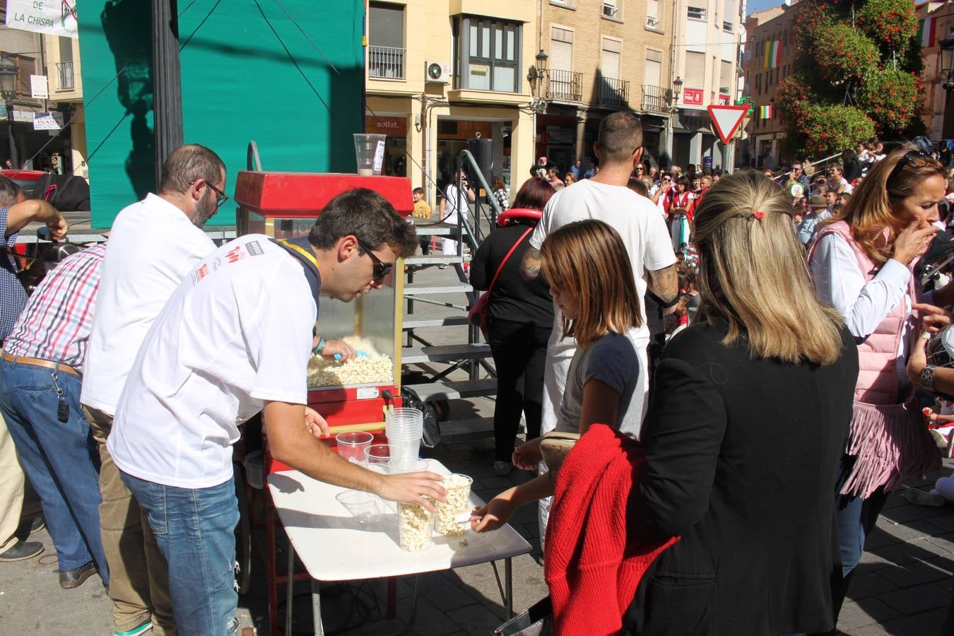 Arnedo se lanza a la calle en el tercer día de fiestas