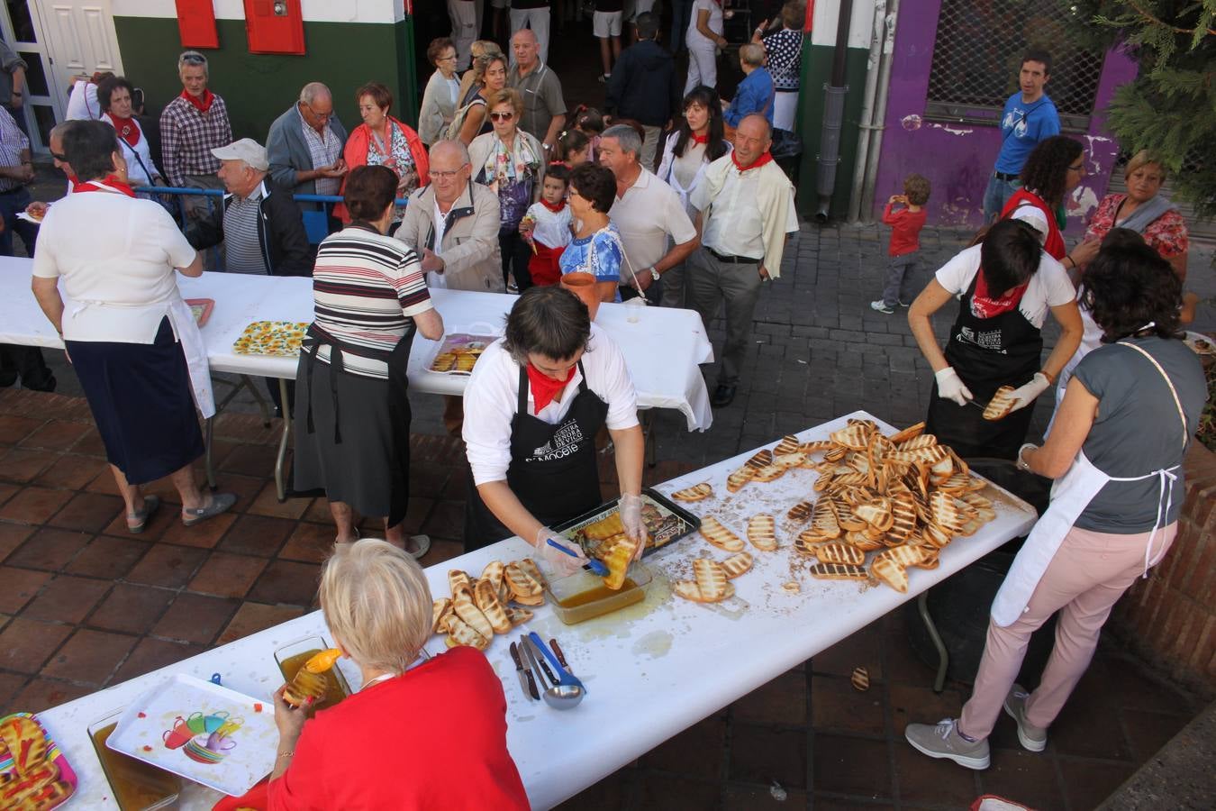 Arnedo se lanza a la calle en el tercer día de fiestas