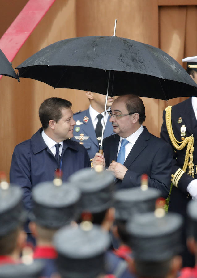 El presidente de Castilla-La Mancha, Emiliano García-Page (i), y el presidente de Aragón, Javier Lambán.