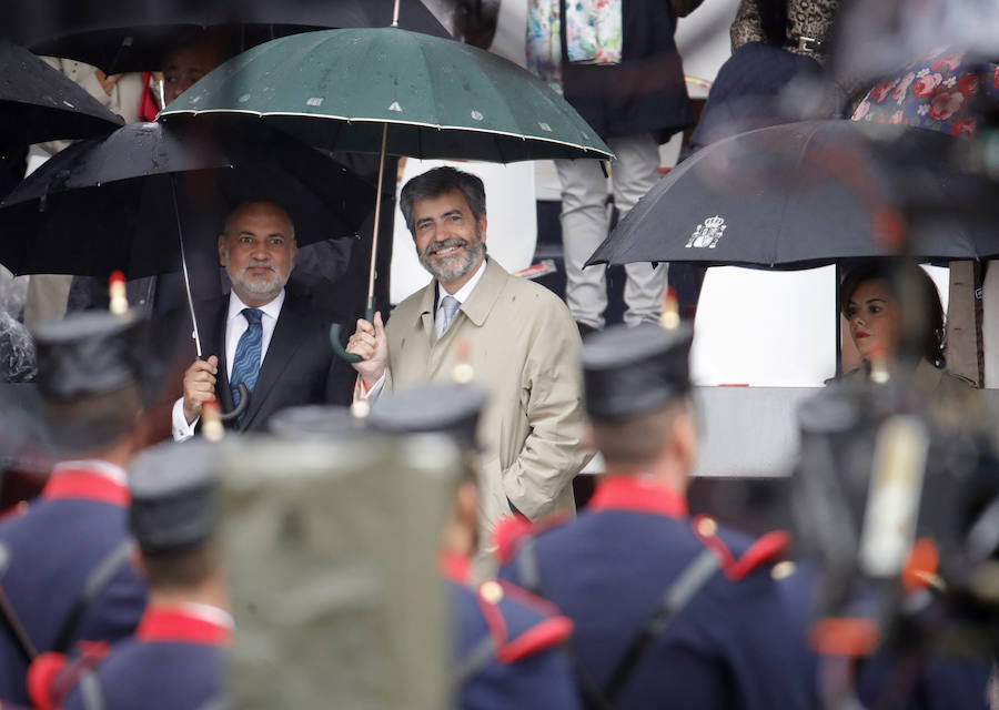 El presidente del Tribunal Constitucional, Francisco Pérez de los Cobos (i), junto al presidente del Tribunal Supremo, Carlos Lesmes (d).