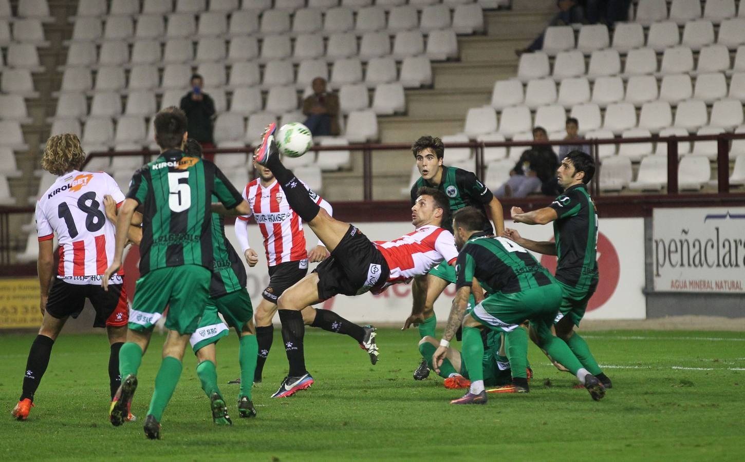 El partido UDL-Sestao: emoción entre el público y los gestos del equipo riojano