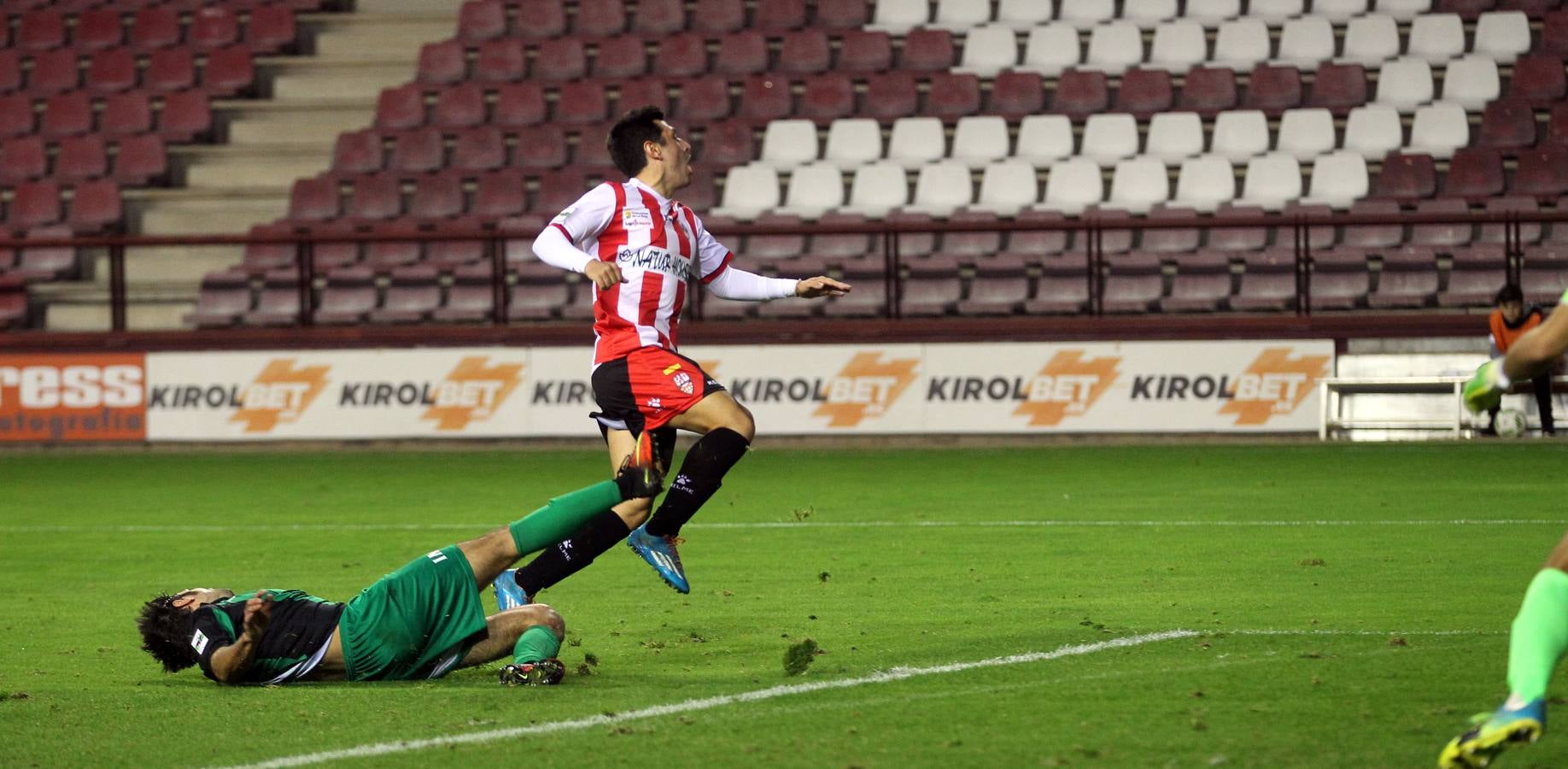 El partido UDL-Sestao: emoción entre el público y los gestos del equipo riojano