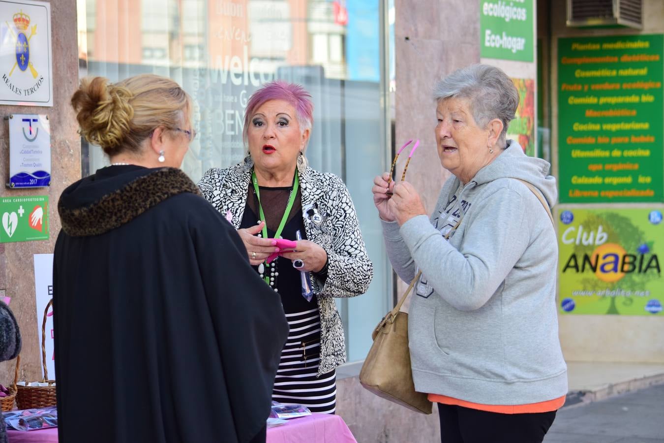 Logroño, su comercio y los ciudadanos se vuelcan con el Día del Cáncer de Mama