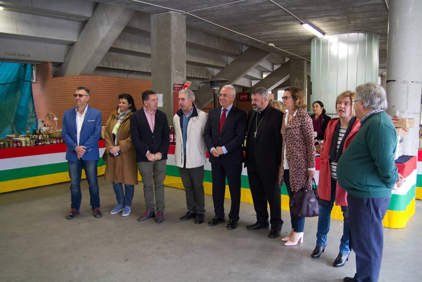 El rastrillo a beneficio de Cáritas reúne 17 expositores y 40 voluntarios