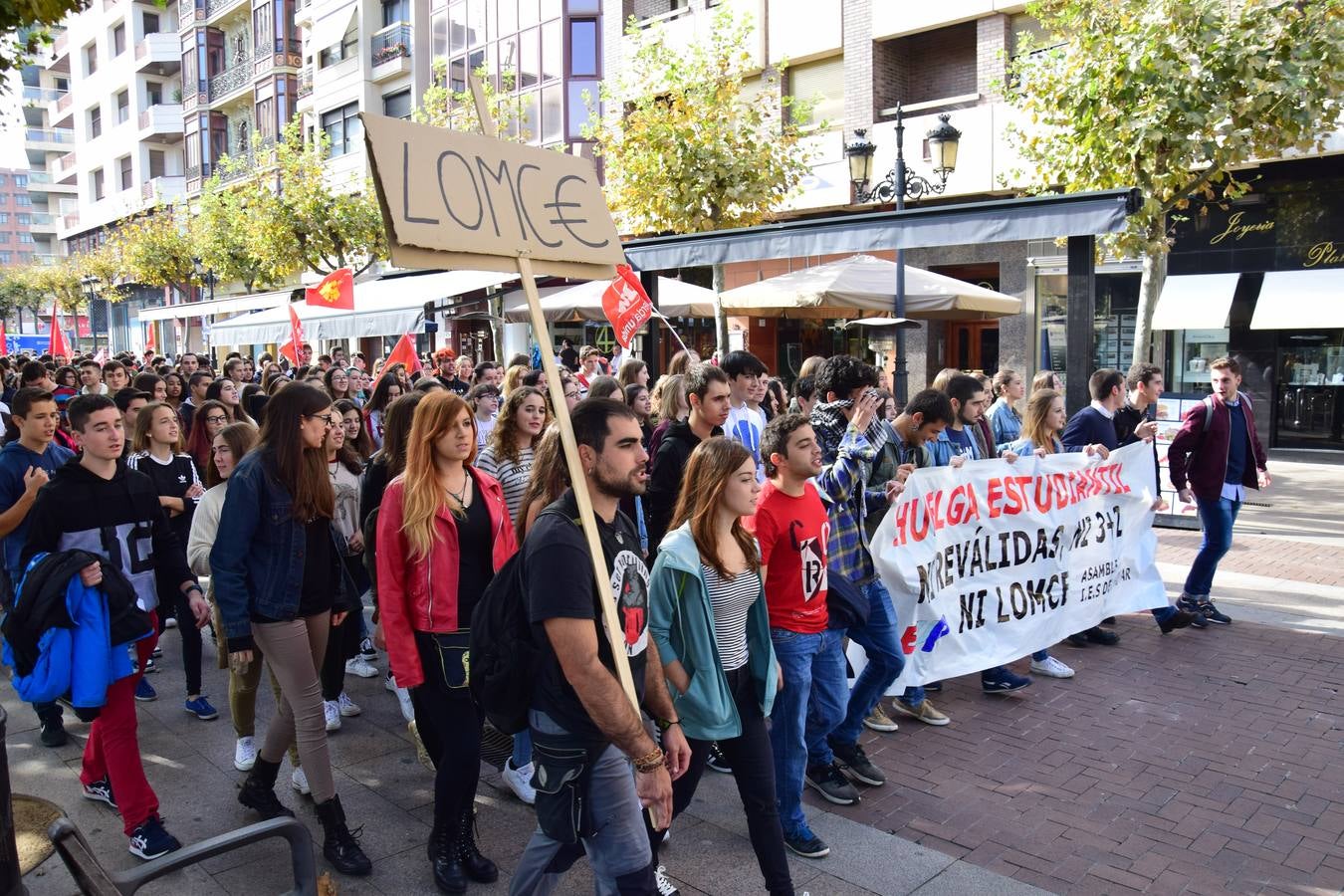 Manifestación de estudiantes en Logroño contra las reválidas y la LOMCE