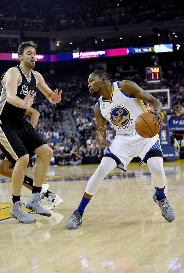 Debut de Pau Gasol con los Spurs