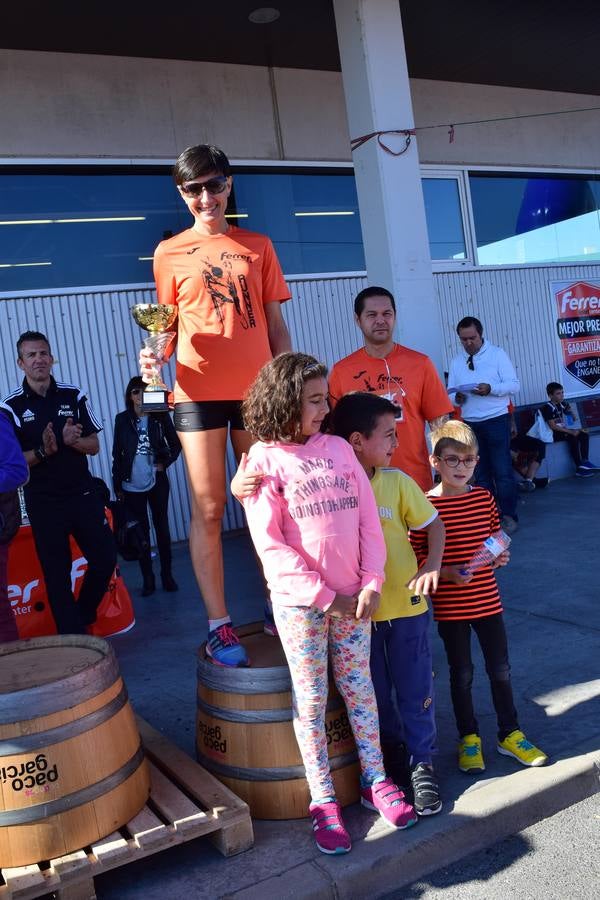 Los trofeos de la V Carrera Popular Ferrer Sport Center y la prueba infantil &#039;¡Por mi colegio!&#039;