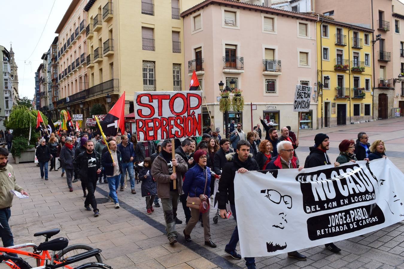 Unas 300 personas se manifiestan por el fin del proceso de los detenidos en el 14N