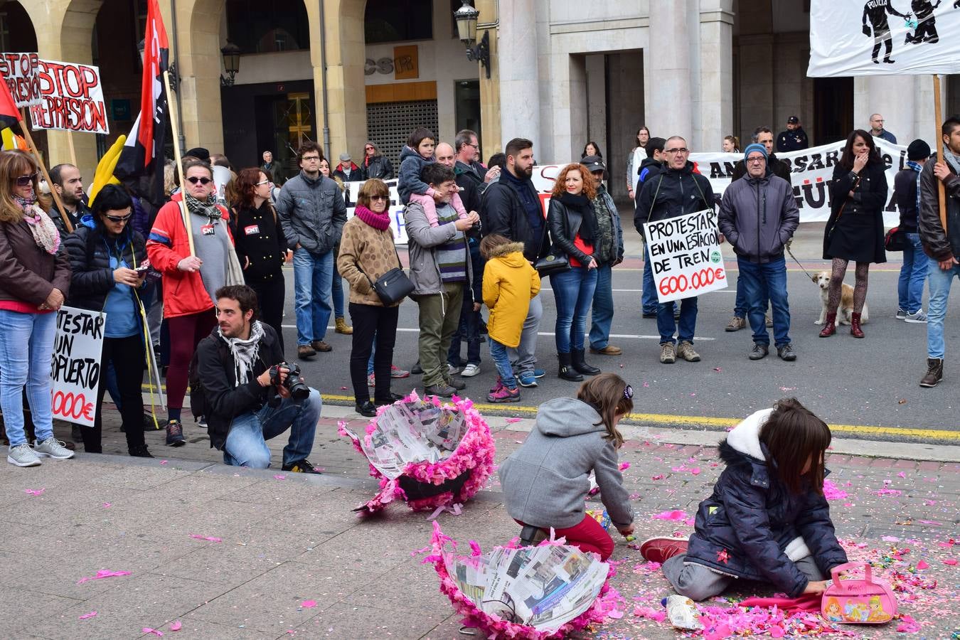 Unas 300 personas se manifiestan por el fin del proceso de los detenidos en el 14N