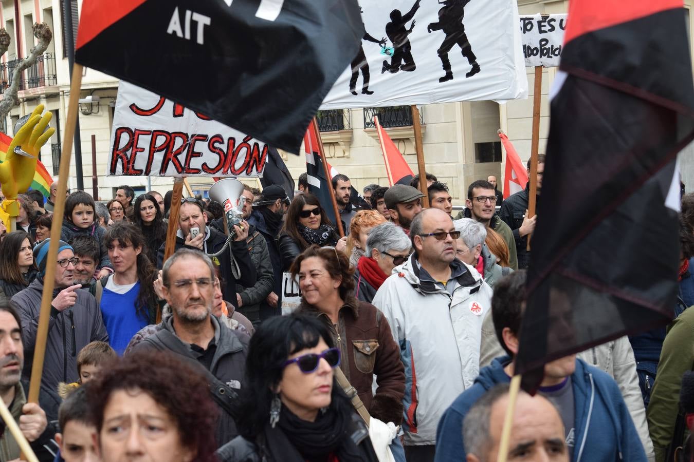 Unas 300 personas se manifiestan por el fin del proceso de los detenidos en el 14N