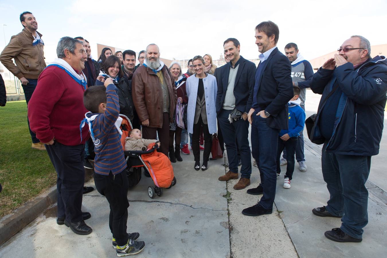 Julen Lopetegui recibe las &quot;llaves de oro del chamizo&quot; de la Peña Logroño