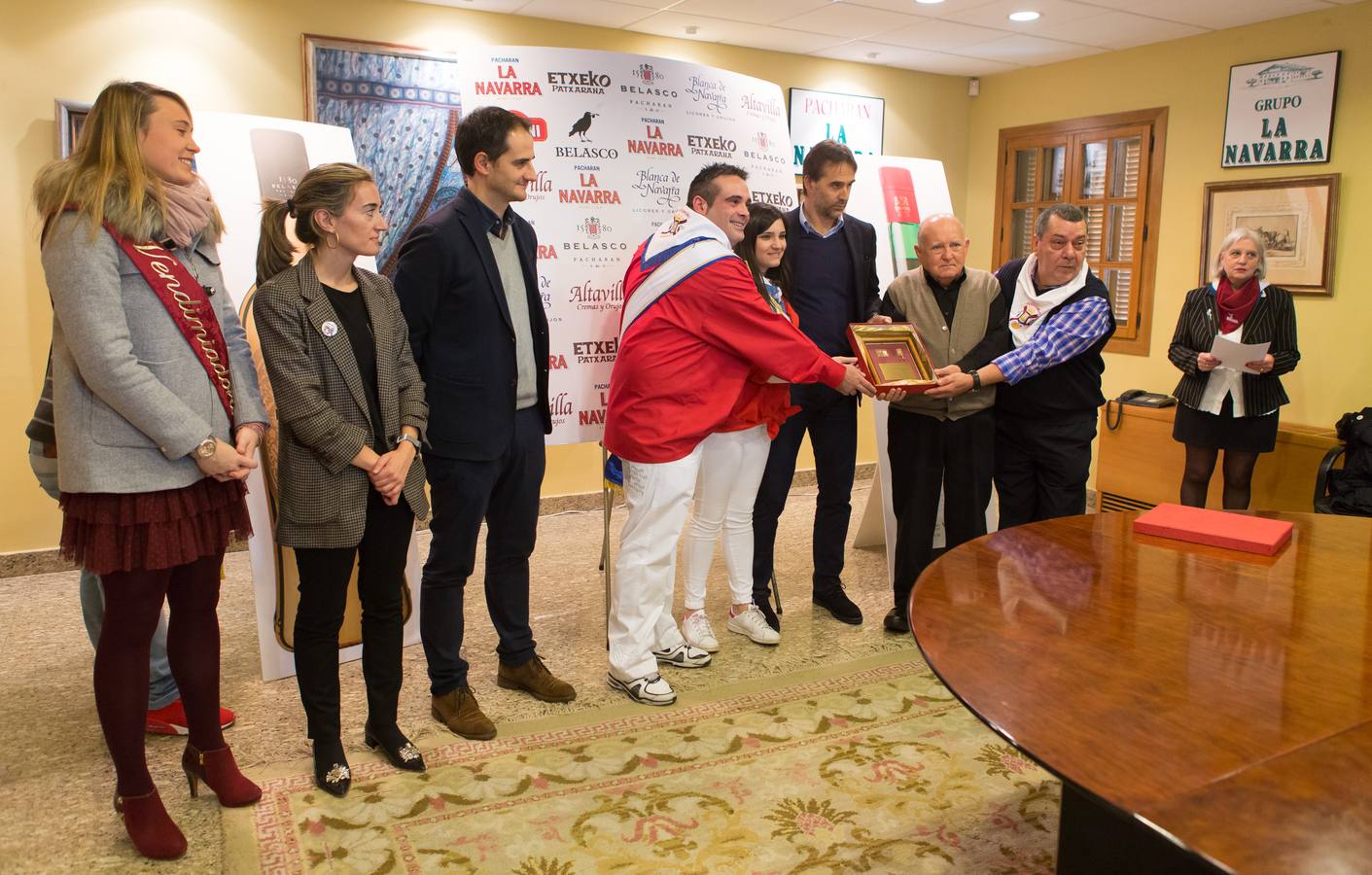 Julen Lopetegui recibe las &quot;llaves de oro del chamizo&quot; de la Peña Logroño
