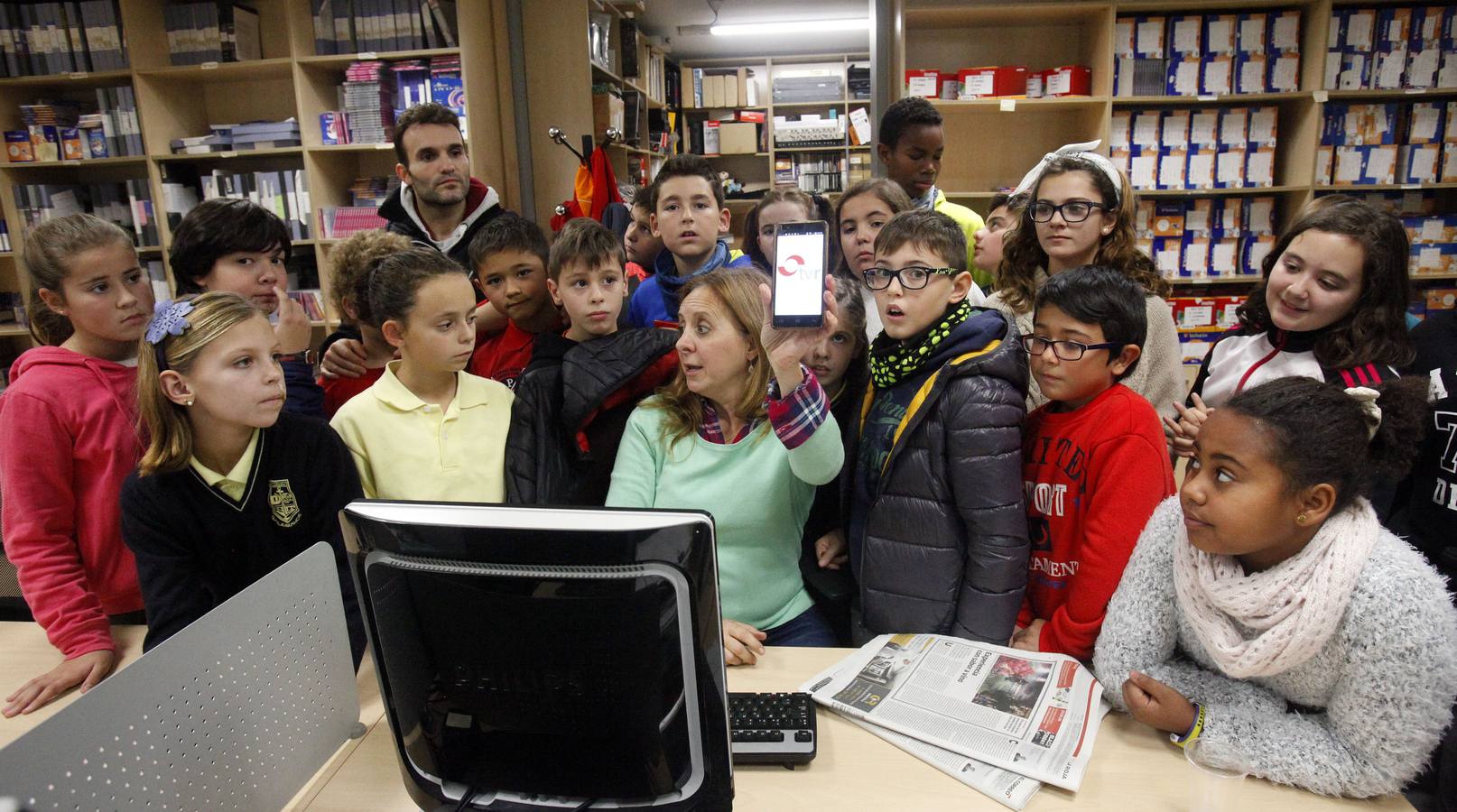 Los alumnos de 5º de Primaria del Colegio Salesianos Domingo Savio de Logroño visitan la multimedia de Diario LA RIOJA