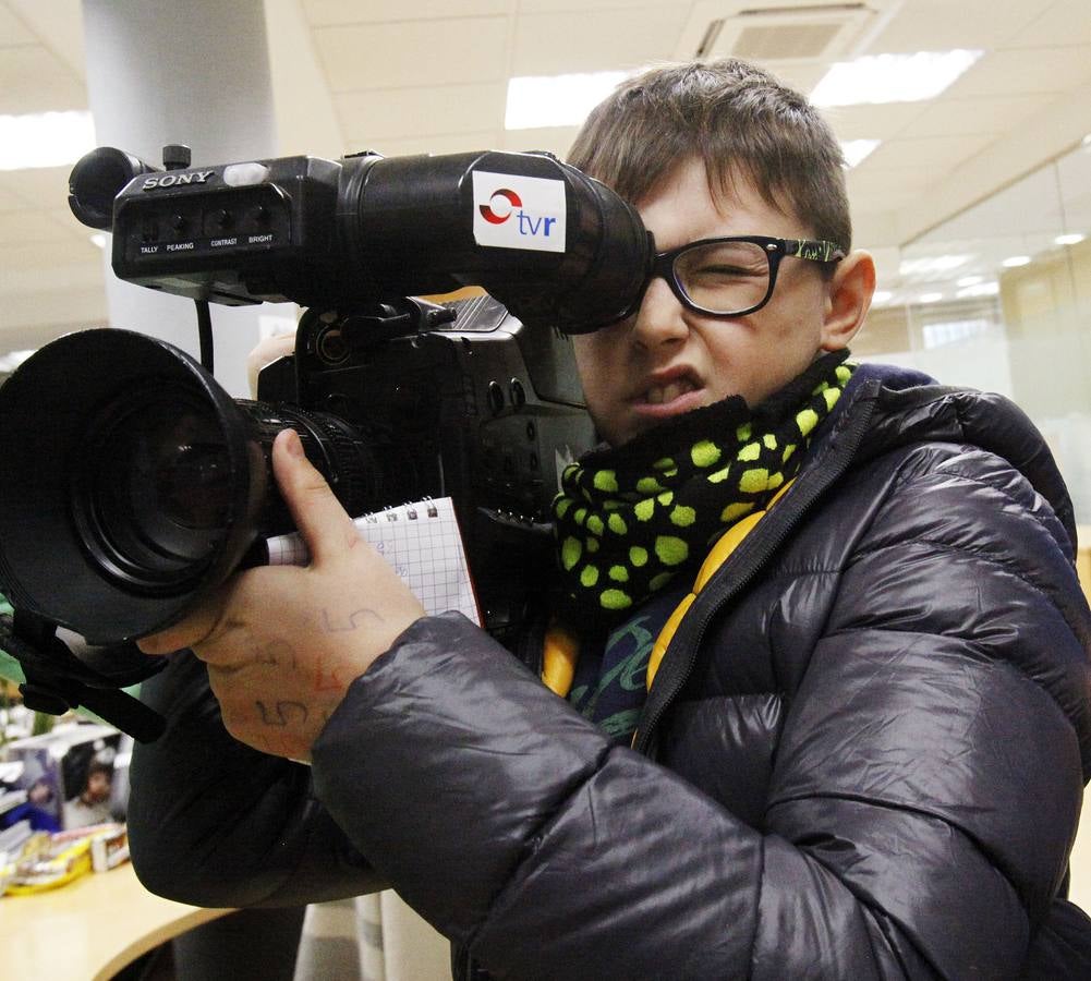 Los alumnos de 5º de Primaria del Colegio Salesianos Domingo Savio de Logroño visitan la multimedia de Diario LA RIOJA