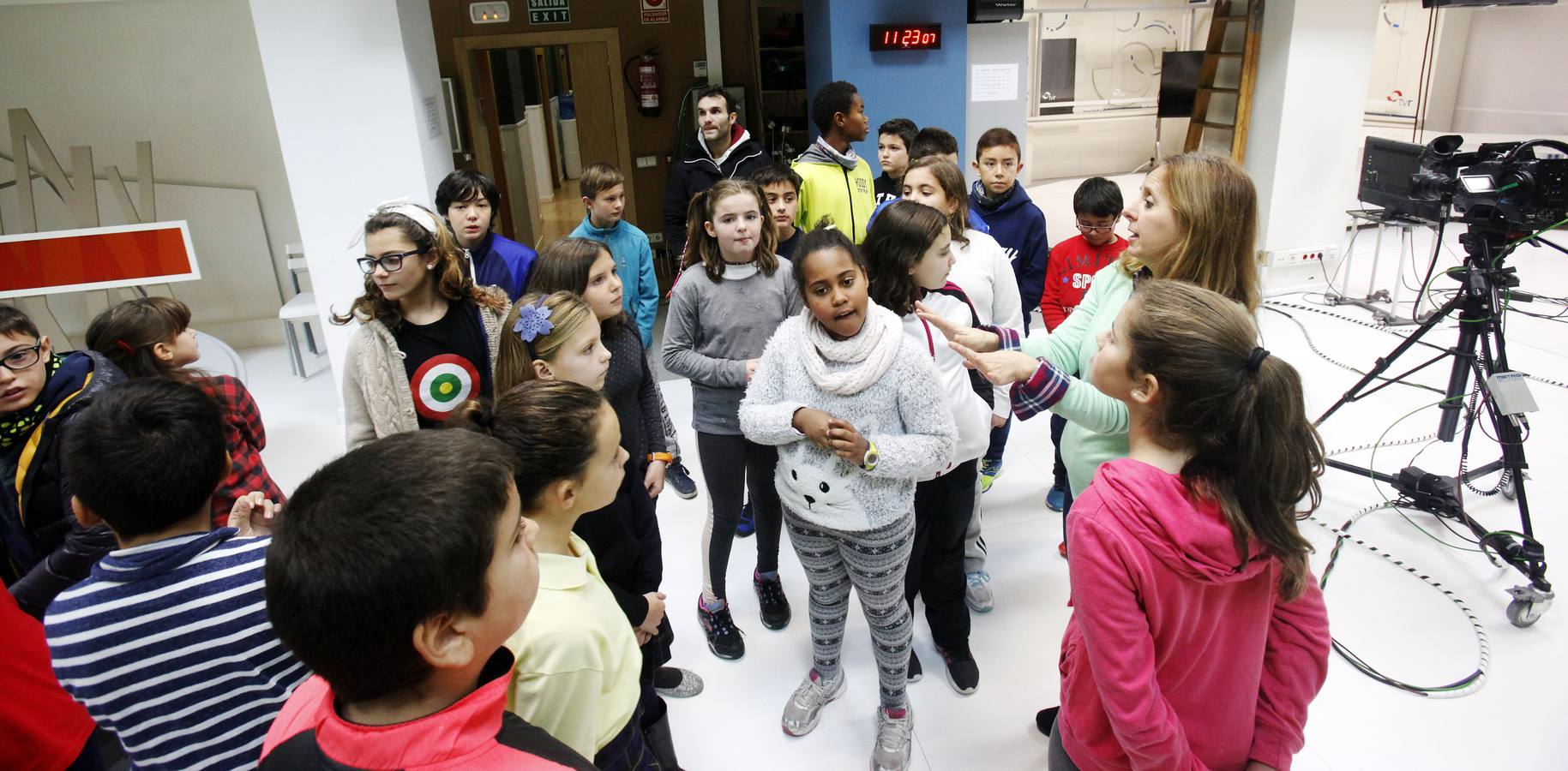Los alumnos de 5º de Primaria del Colegio Salesianos Domingo Savio de Logroño visitan la multimedia de Diario LA RIOJA