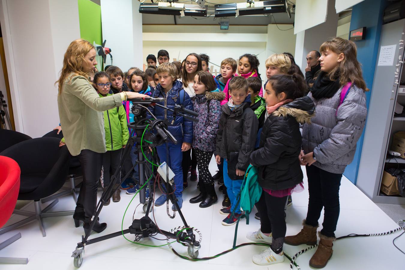 Los alumnos del Cra Moncalvillo de Entrena han visitado la multimedia de Diario LA RIOJA