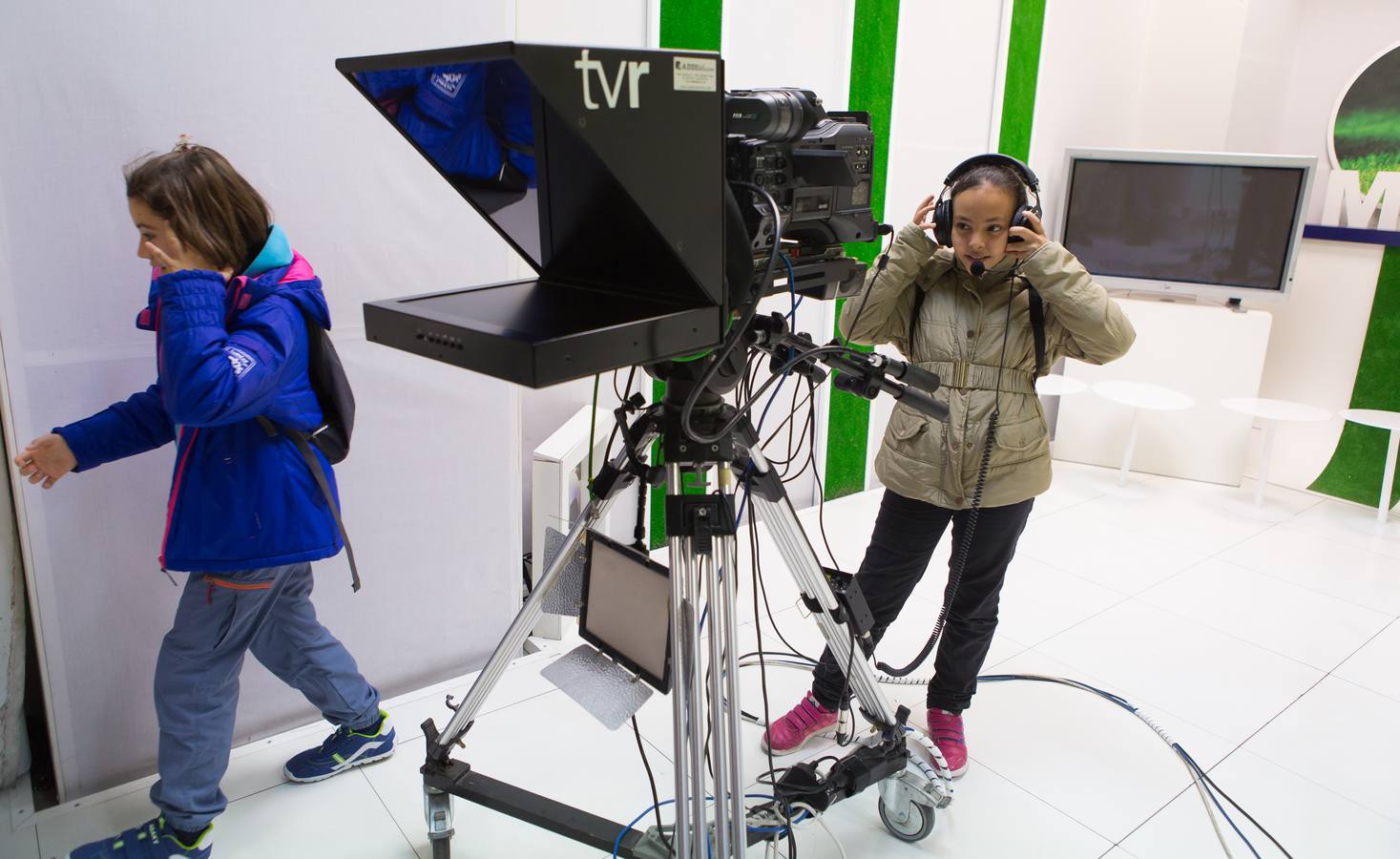 Los alumnos del Cra Moncalvillo de Entrena han visitado la multimedia de Diario LA RIOJA