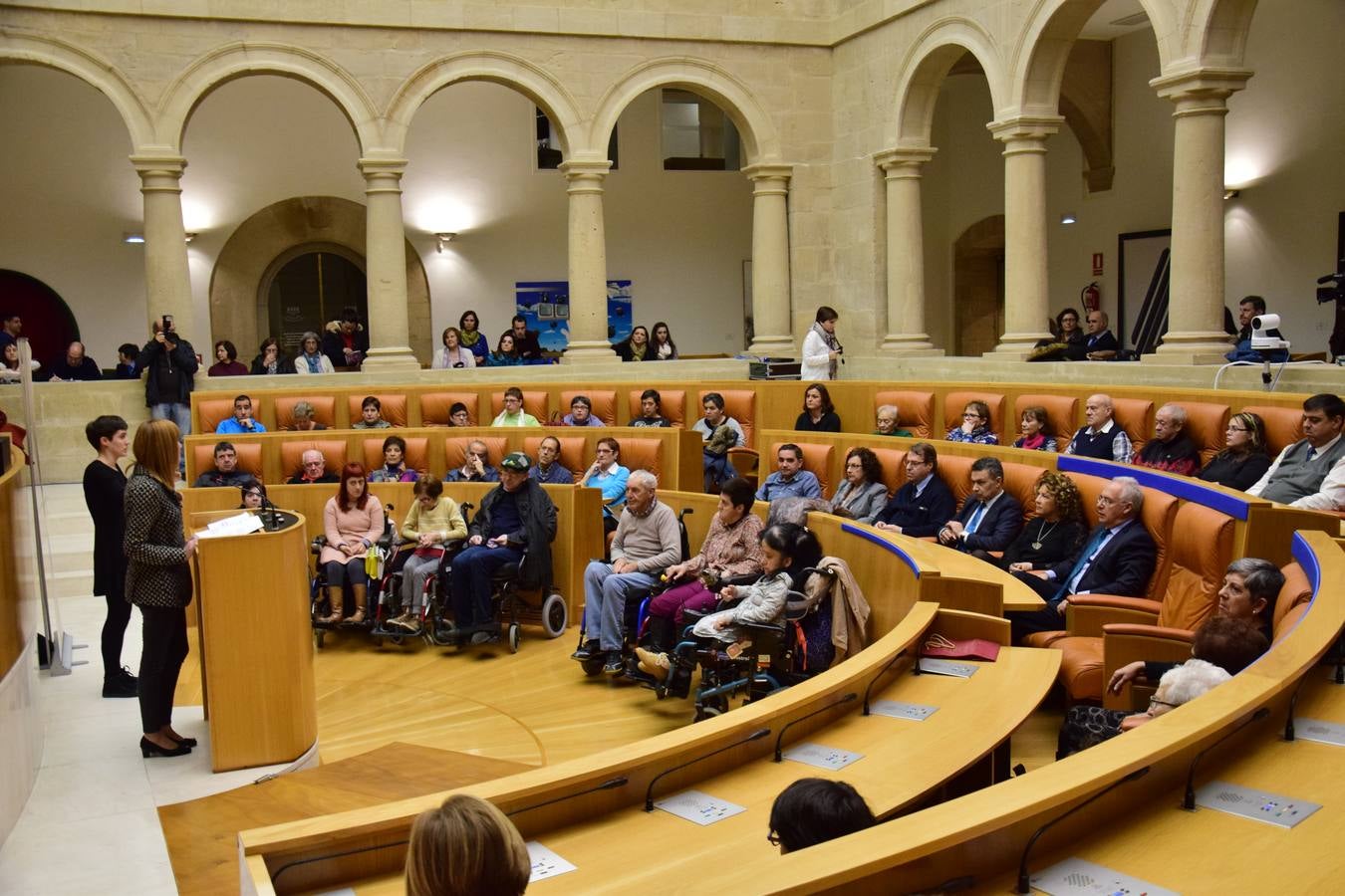 Acto del Día de la Discapacidad en el Parlamento riojano