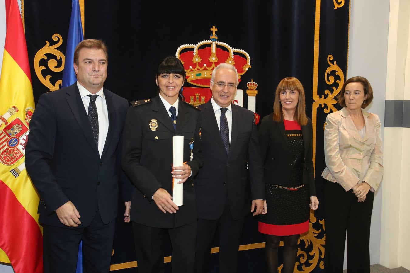 Condecoraciones de la Orden de Isabel la Católica y de la Orden del Mérito Civil