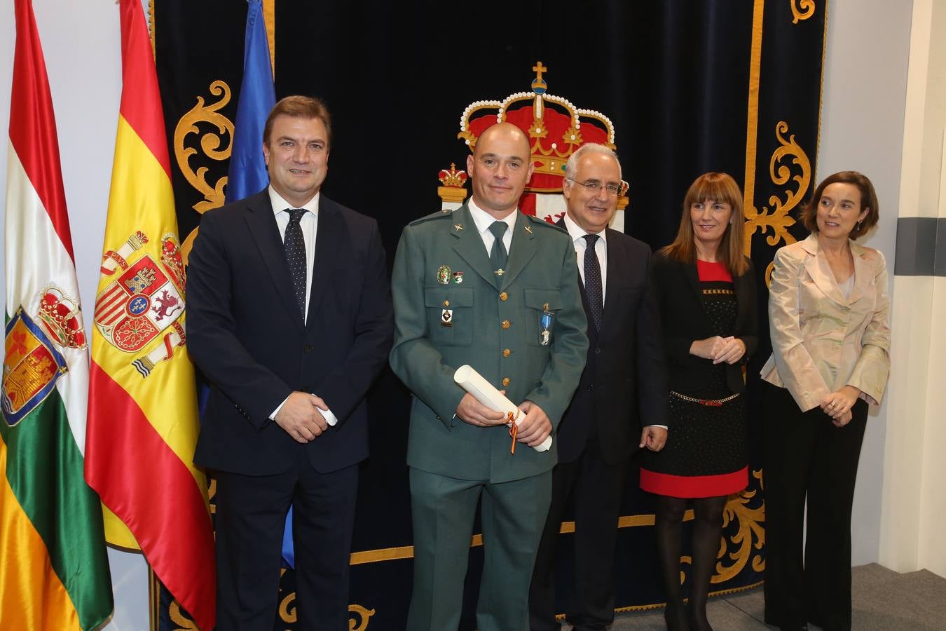 Condecoraciones de la Orden de Isabel la Católica y de la Orden del Mérito Civil