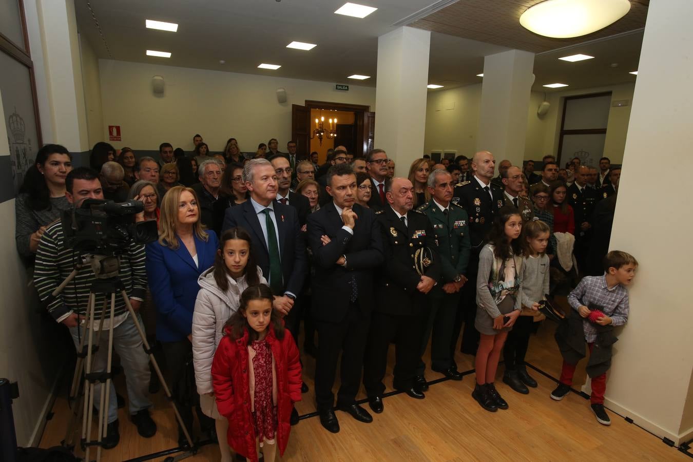 Condecoraciones de la Orden de Isabel la Católica y de la Orden del Mérito Civil