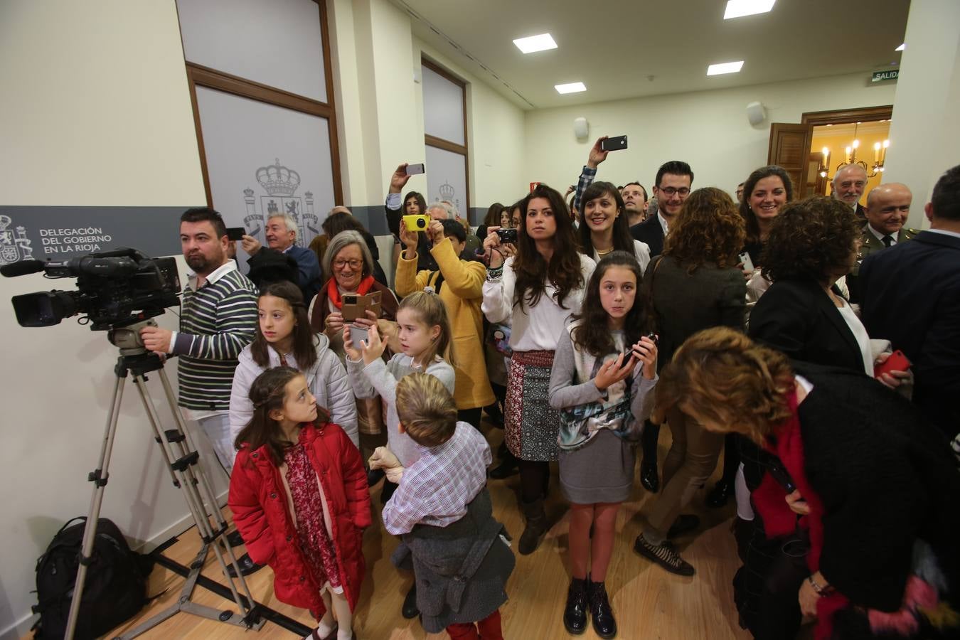 Condecoraciones de la Orden de Isabel la Católica y de la Orden del Mérito Civil