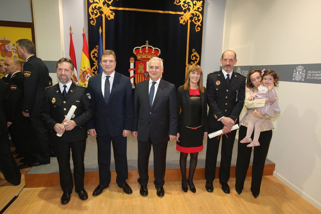 Condecoraciones de la Orden de Isabel la Católica y de la Orden del Mérito Civil