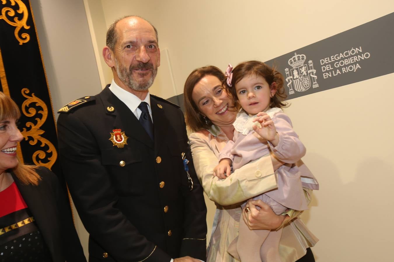 Condecoraciones de la Orden de Isabel la Católica y de la Orden del Mérito Civil