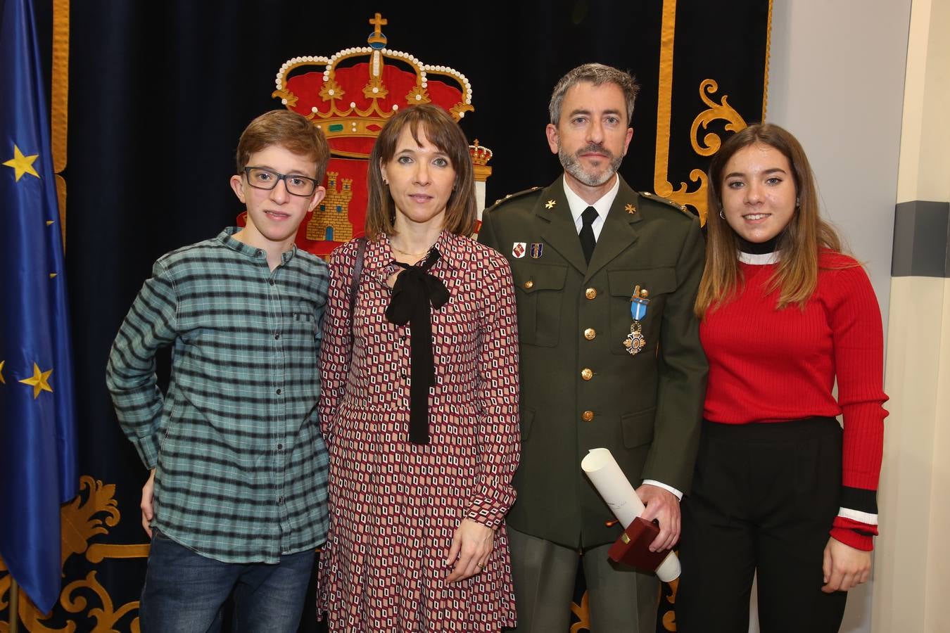 Condecoraciones de la Orden de Isabel la Católica y de la Orden del Mérito Civil