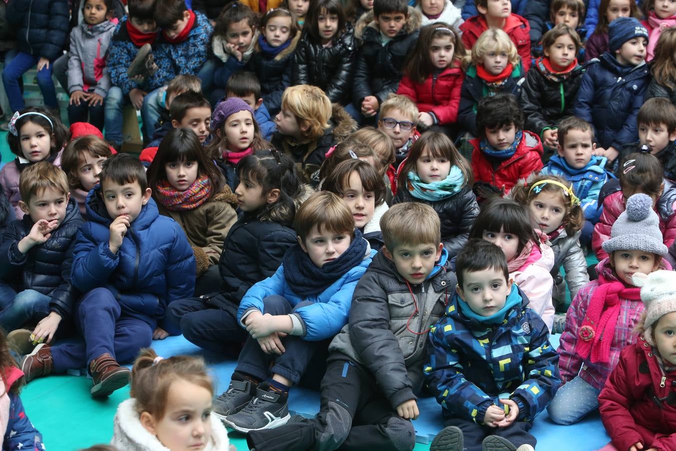 Setecientos alumnos disfrutan en el colegio Las Gaunas de la música de Pablo Sáinz Villegas