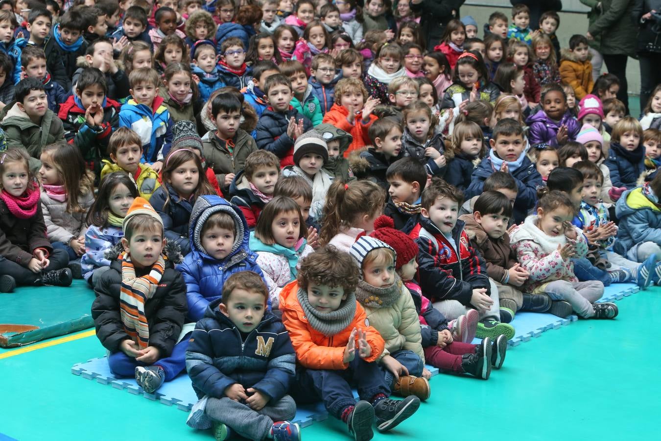 Setecientos alumnos disfrutan en el colegio Las Gaunas de la música de Pablo Sáinz Villegas