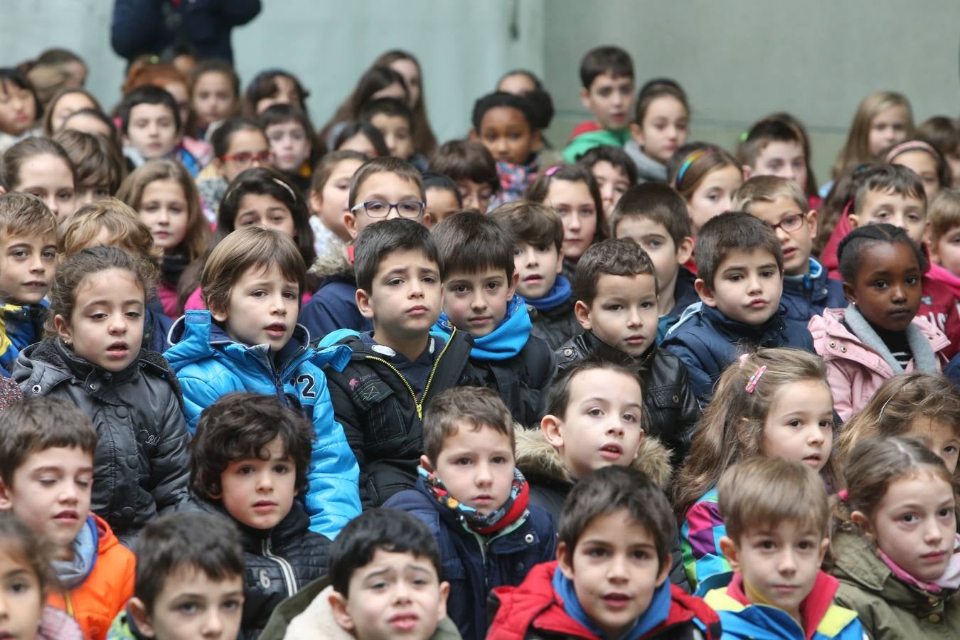 Setecientos alumnos disfrutan en el colegio Las Gaunas de la música de Pablo Sáinz Villegas