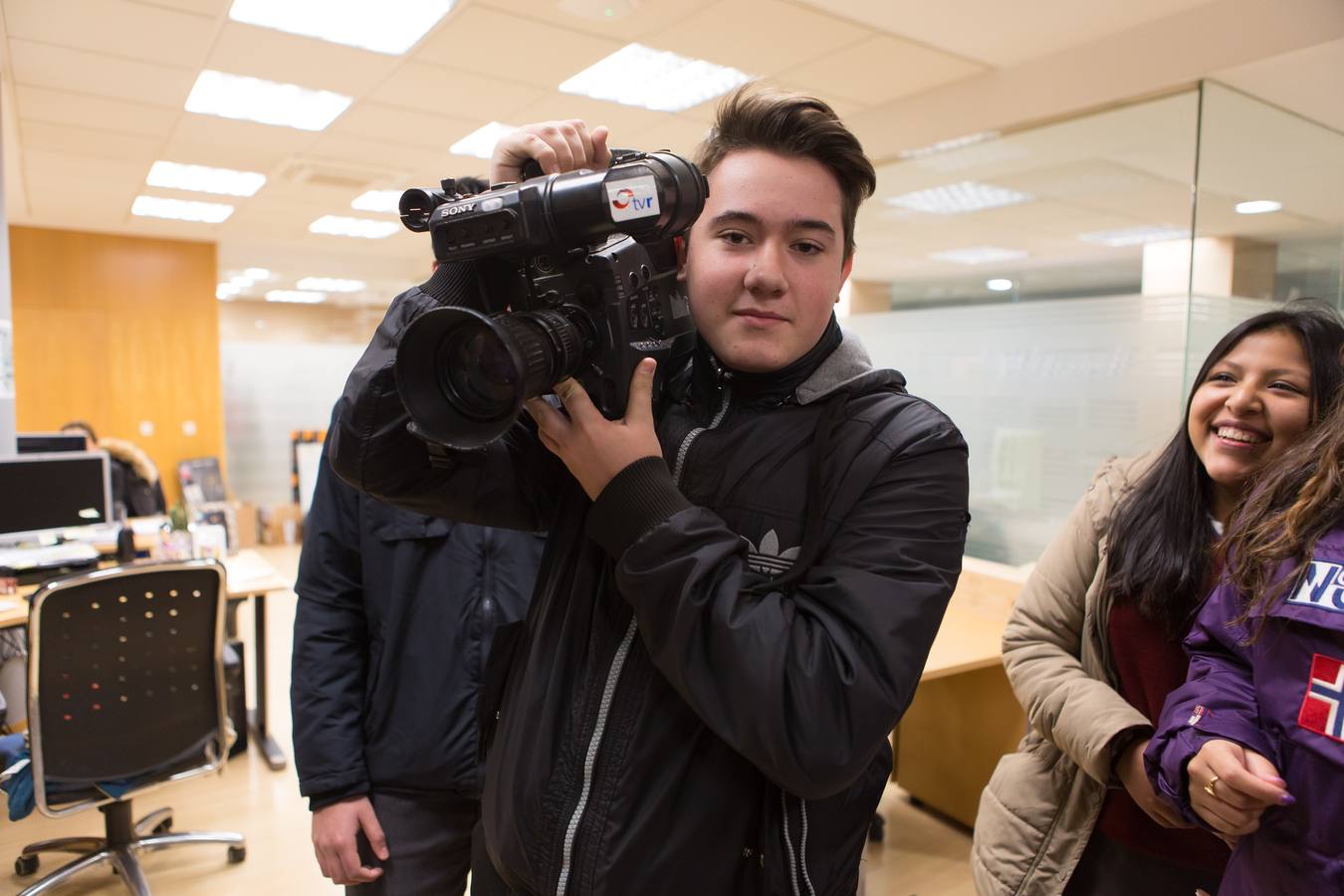 Los alumnos del programa Pmar II del Sagrado Corazón, Jesuitas visitan la multimedia de Diario LA RIOJA