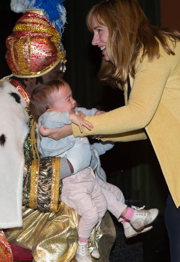 Sonrisas y lloros en la visita de los Reyes al Auditorio